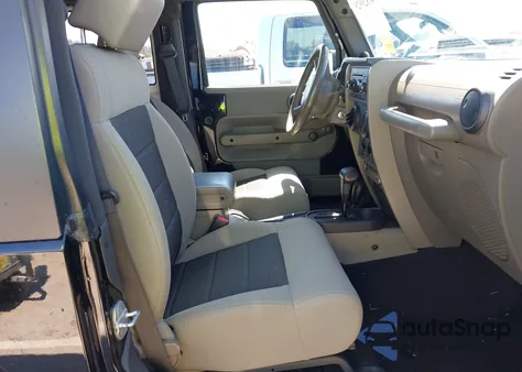 2010 Jeep Wrangler Sport z USA, uszkodzony, nr VIN 1J4AA2D12AL229192